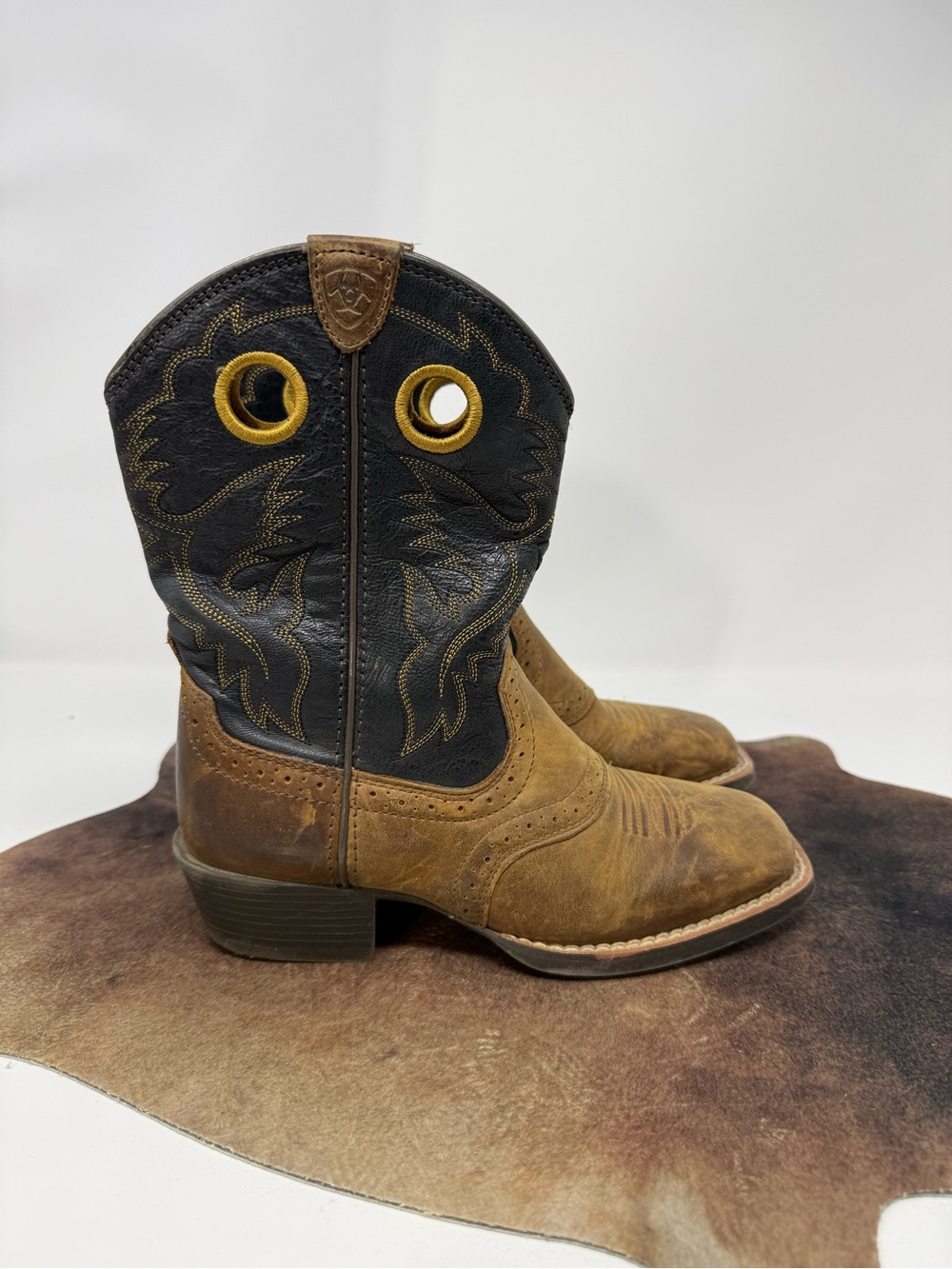 Ariat Kids' Heritage Roughstock Western Boots Sz 2 (QFGLCA)